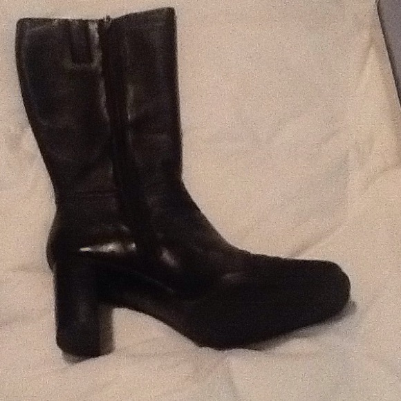 Leather boots - Picture 2 of 3